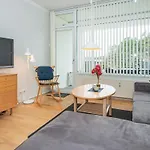4 Person Holiday Home In Glesborg شقة *